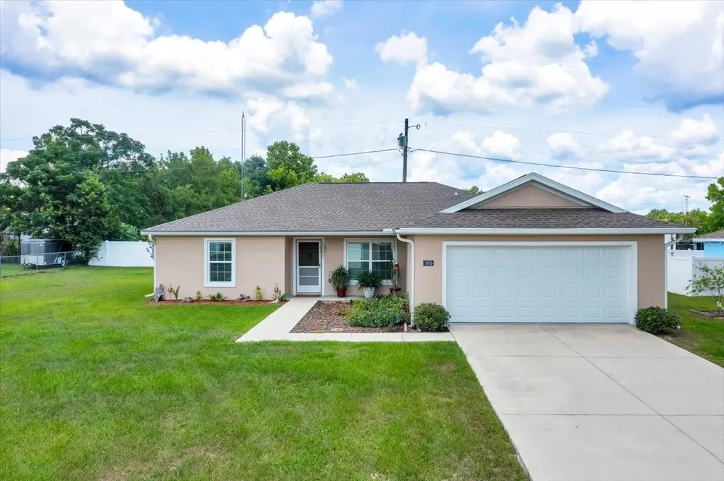 1689 NE 161st Place Citra FL 32113