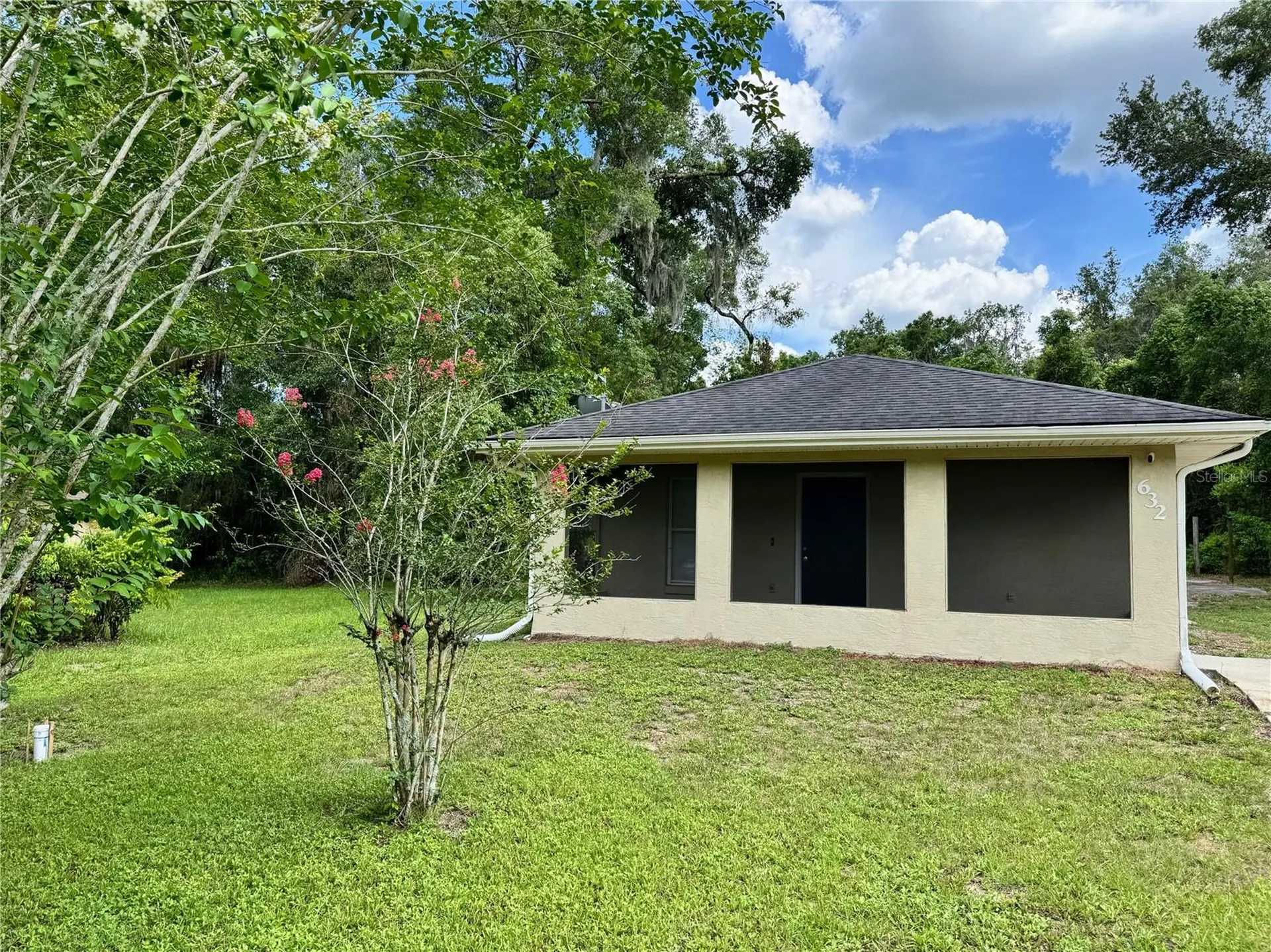 632 W Hubbard Avenue Deland FL 32720