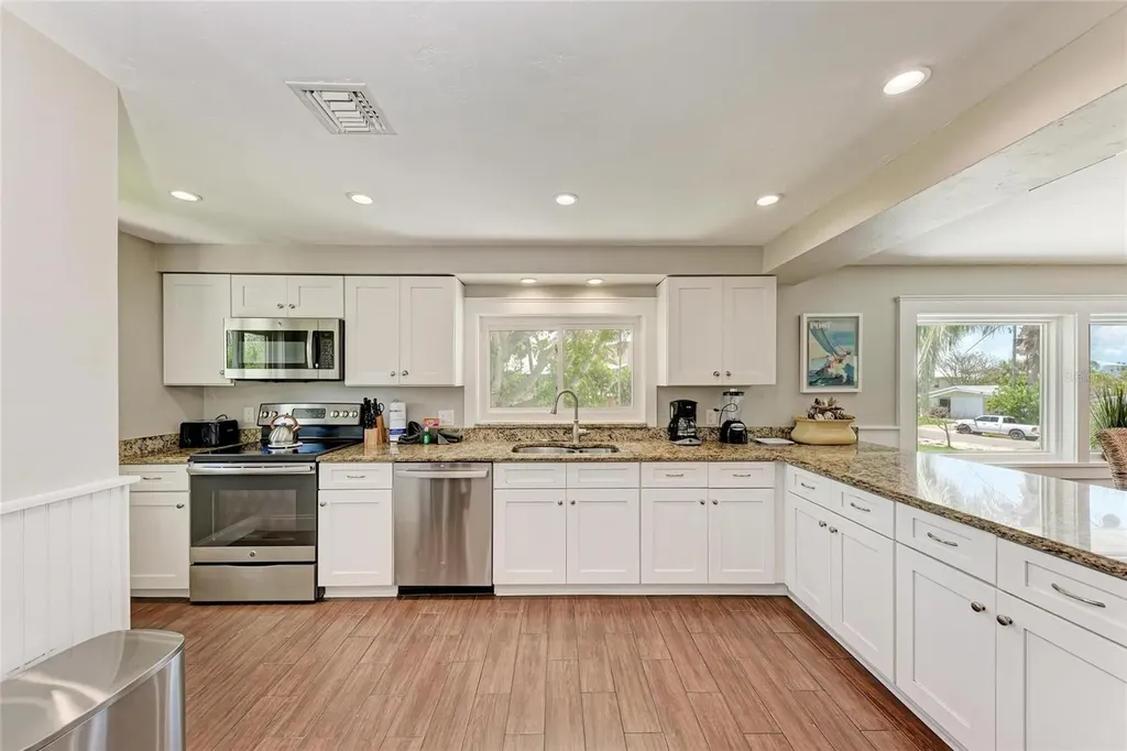 733 Holly Road Anna Maria FL 34216