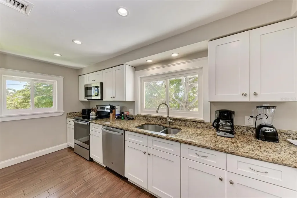 733 Holly Road Anna Maria FL 34216