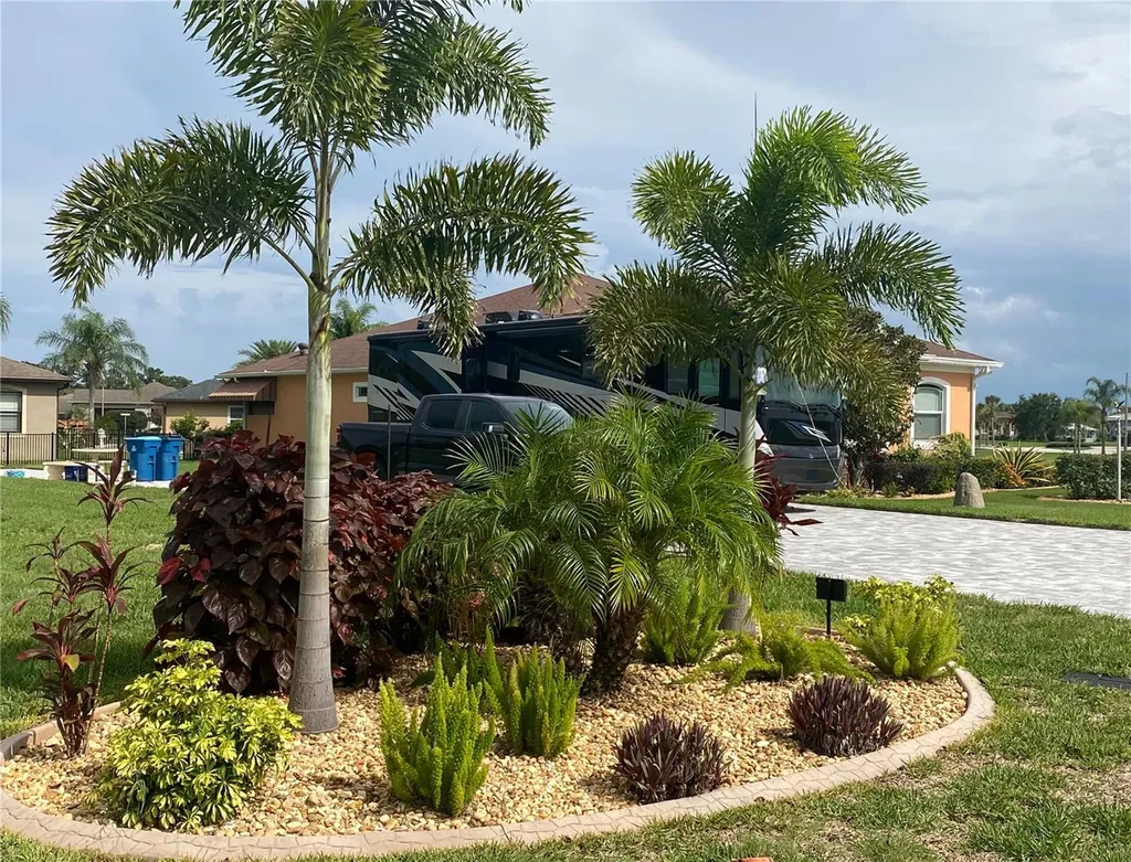 333 Nolane Lane Polk City FL 33868