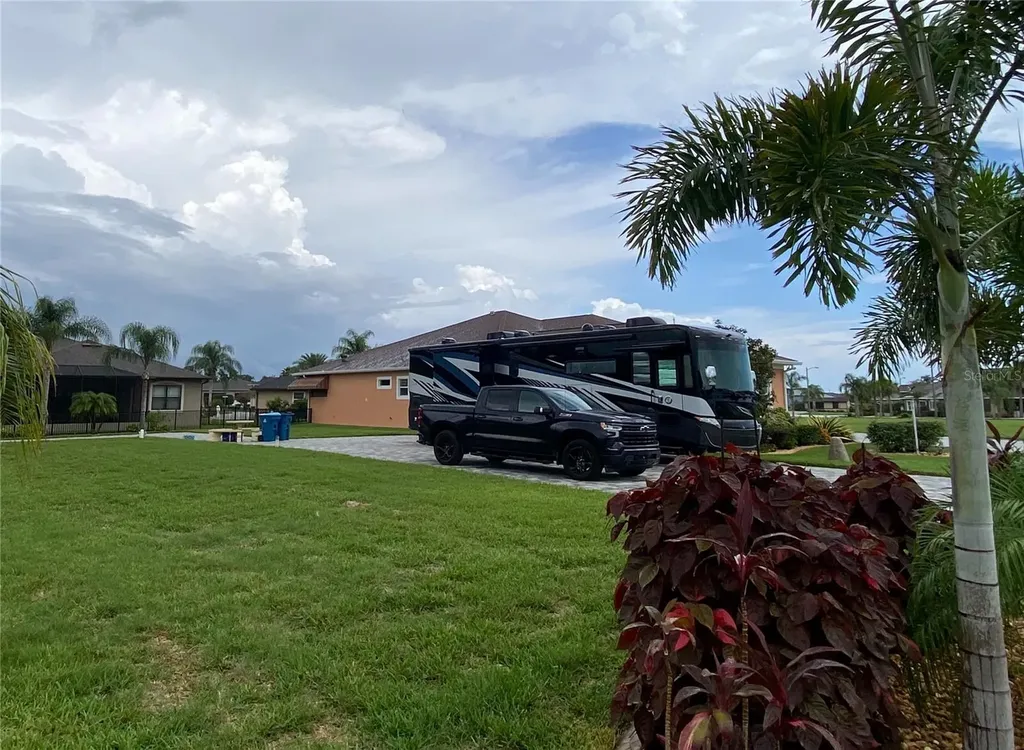333 Nolane Lane Polk City FL 33868