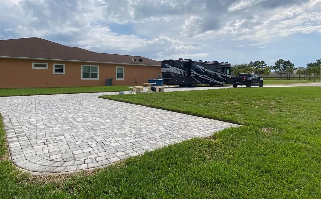 333 Nolane Lane Polk City FL 33868