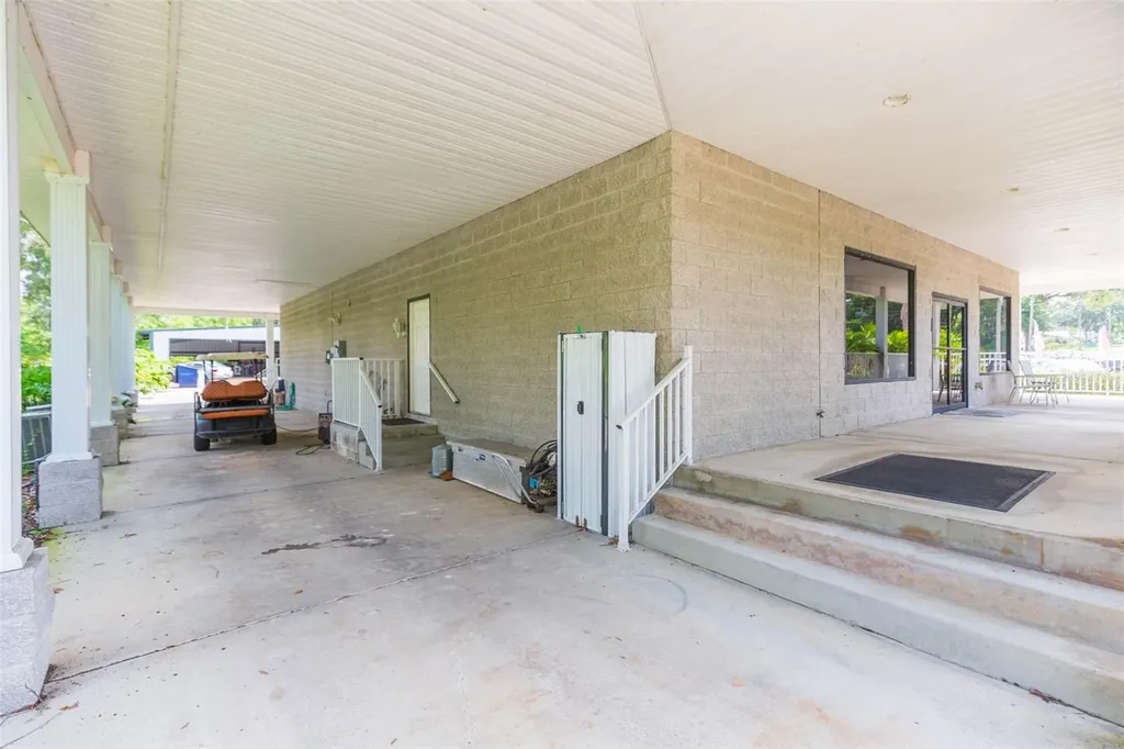 13815 21st Street Dade City FL 33525