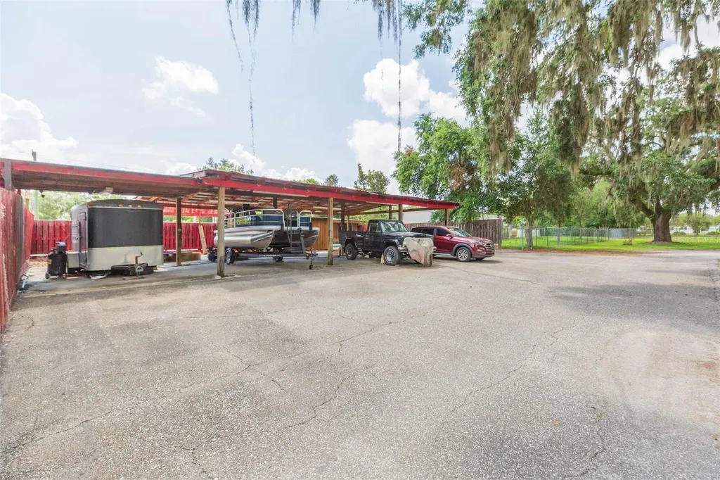 13815 21st Street Dade City FL 33525