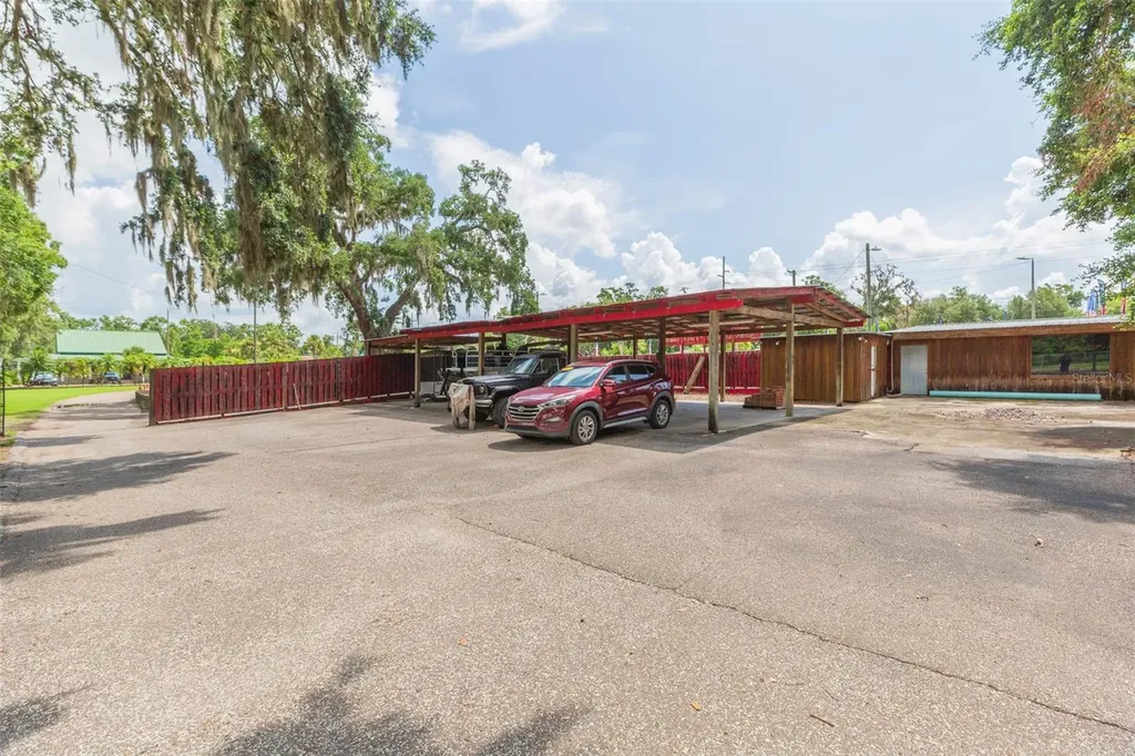 13815 21st Street Dade City FL 33525