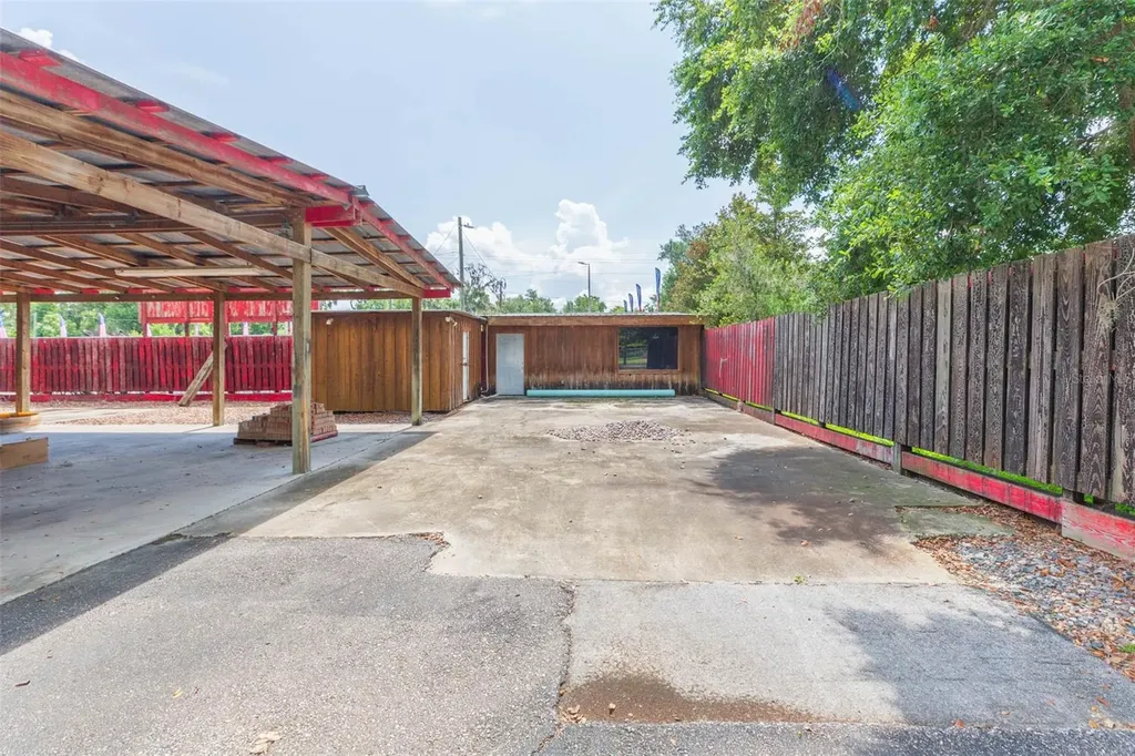 13815 21st Street Dade City FL 33525