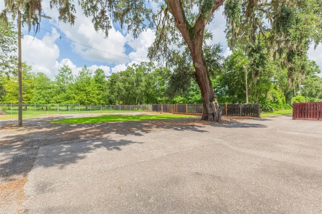 13815 21st Street Dade City FL 33525