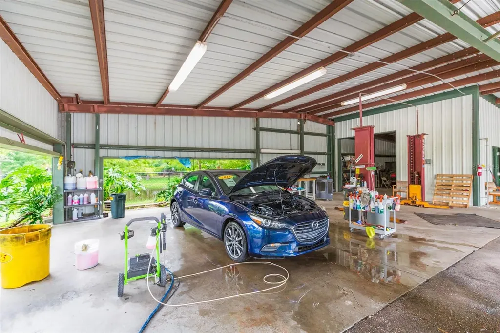 13815 21st Street Dade City FL 33525