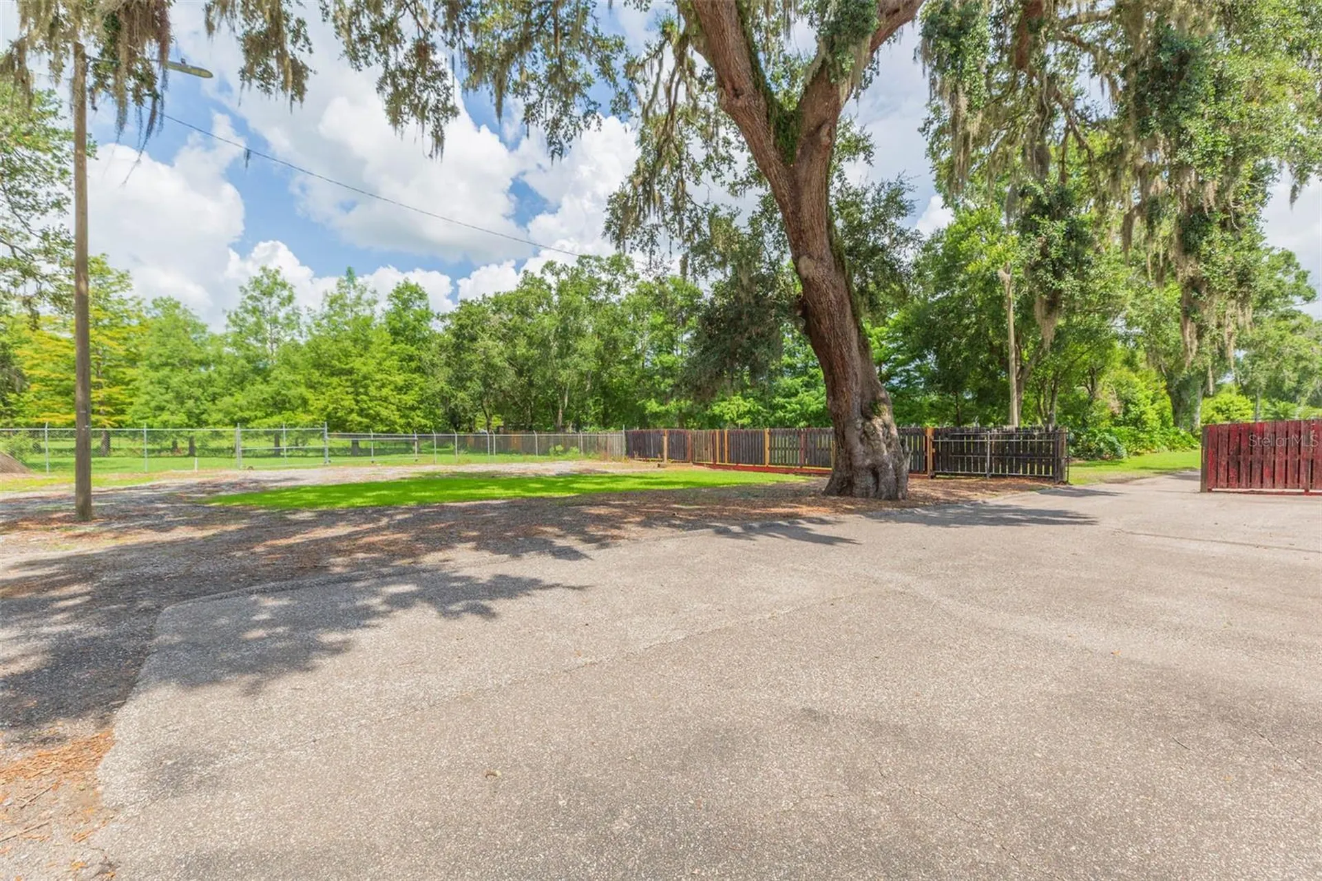 13815 21st Street Dade City FL 33525