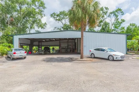 13815 21st Street Dade City FL 33525