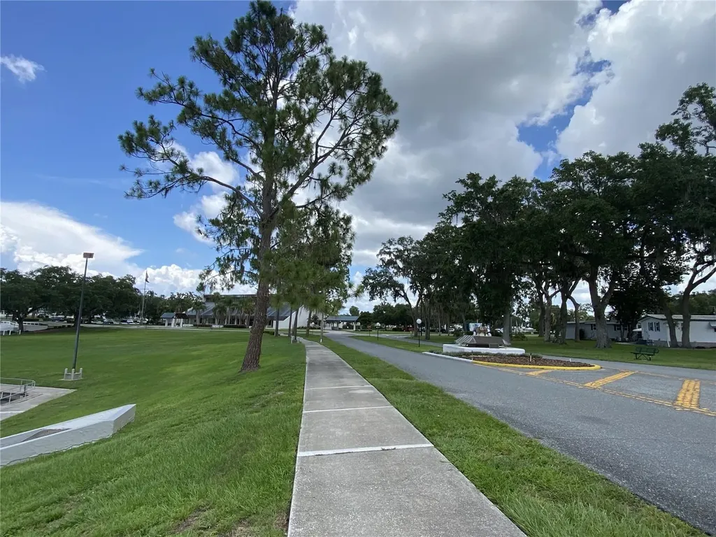 164 Royal Palm Drive Leesburg FL 34748