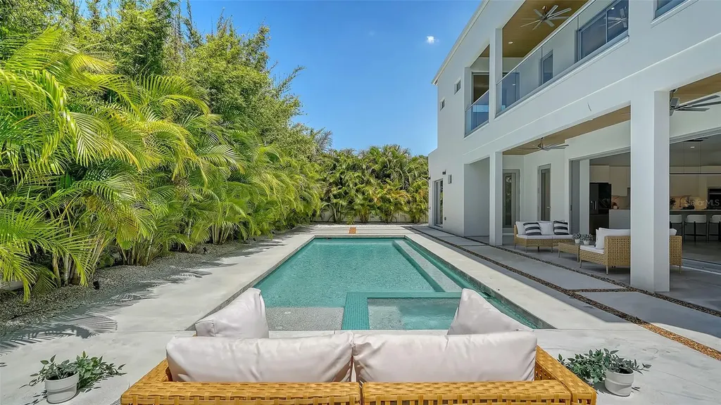 2124 Clematis Place Sarasota FL 34239