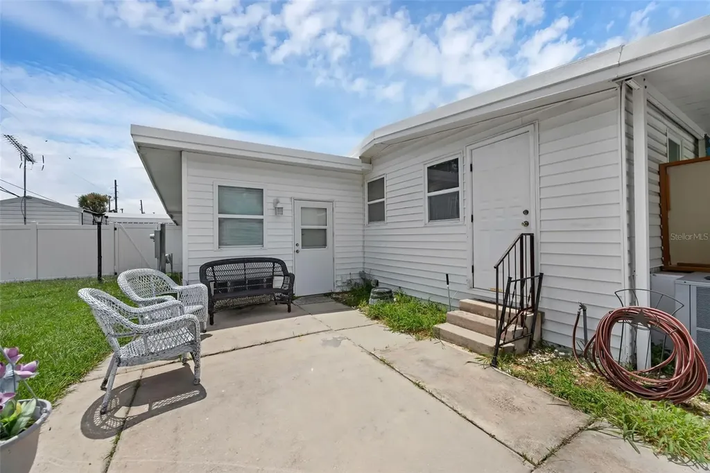 1025 Capella Drive Tavares FL 32778