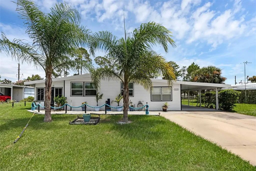 1025 Capella Drive Tavares FL 32778