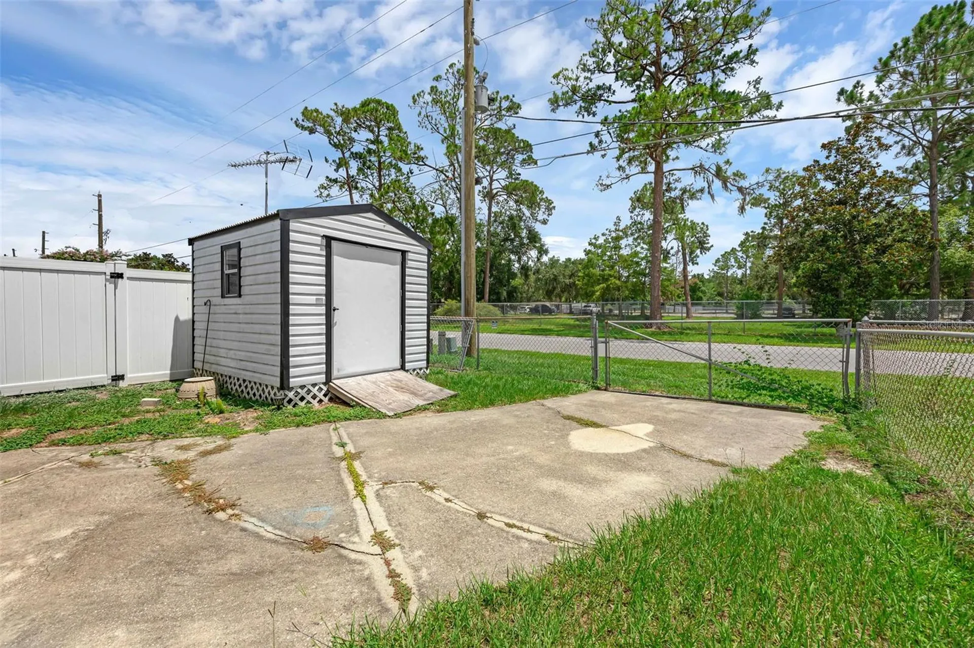 1025 Capella Drive Tavares FL 32778