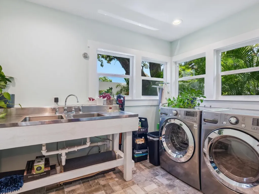 1732 6th Street Sarasota FL 34236