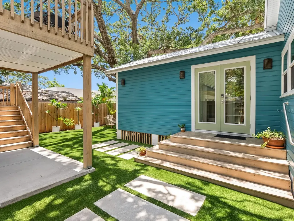 1732 6th Street Sarasota FL 34236