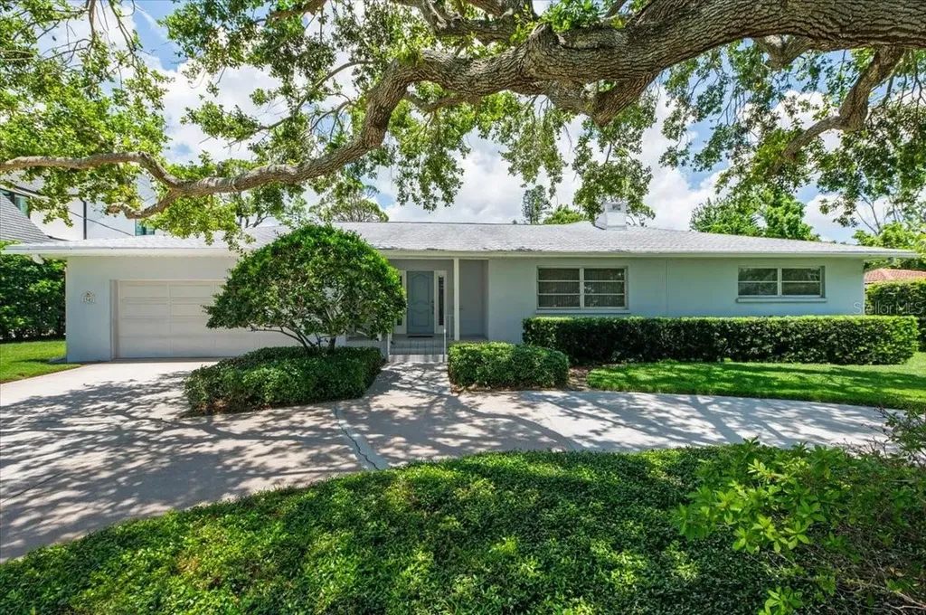 1541 Flower Drive Sarasota FL 34239