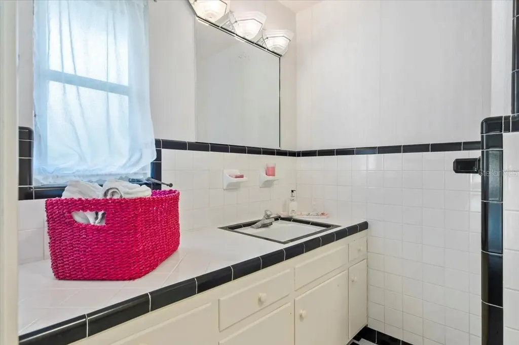 1541 Flower Drive Sarasota FL 34239