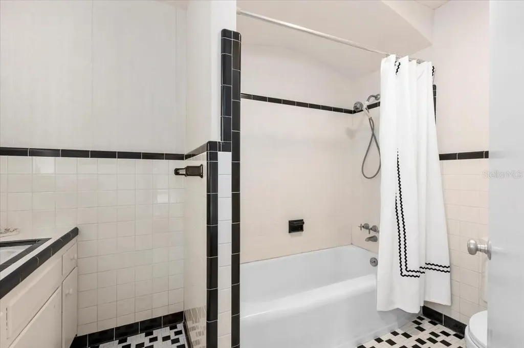 1541 Flower Drive Sarasota FL 34239