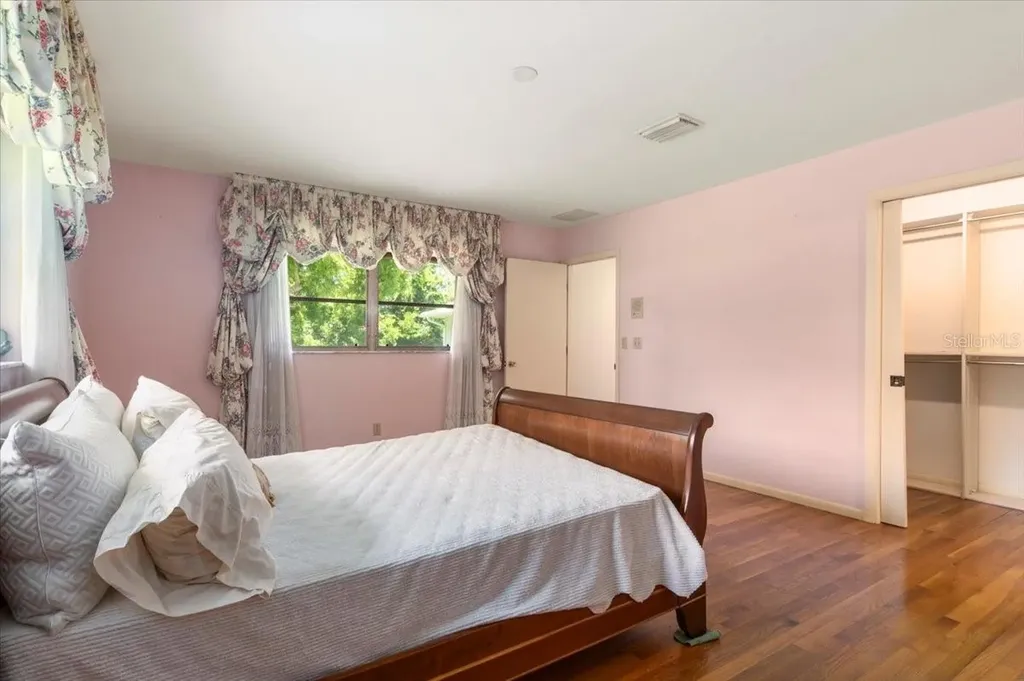 1541 Flower Drive Sarasota FL 34239