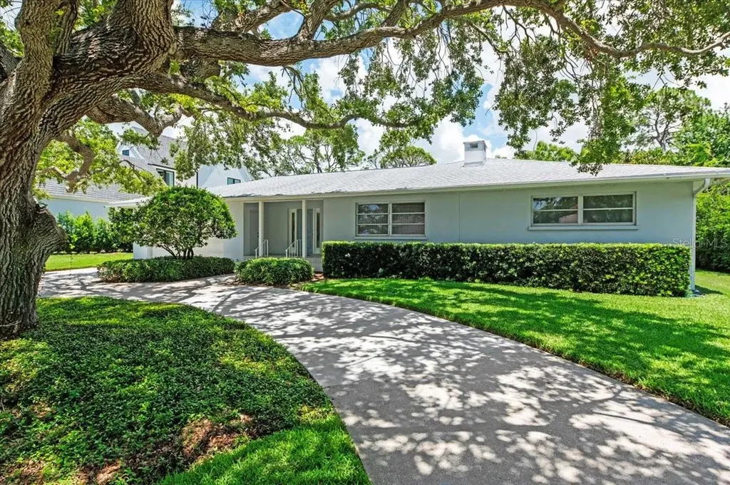 1541 Flower Drive Sarasota FL 34239