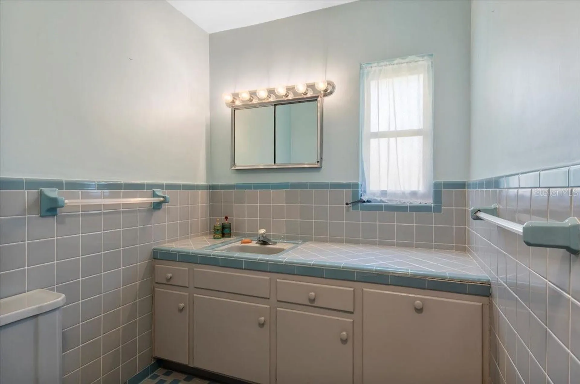 1541 Flower Drive Sarasota FL 34239