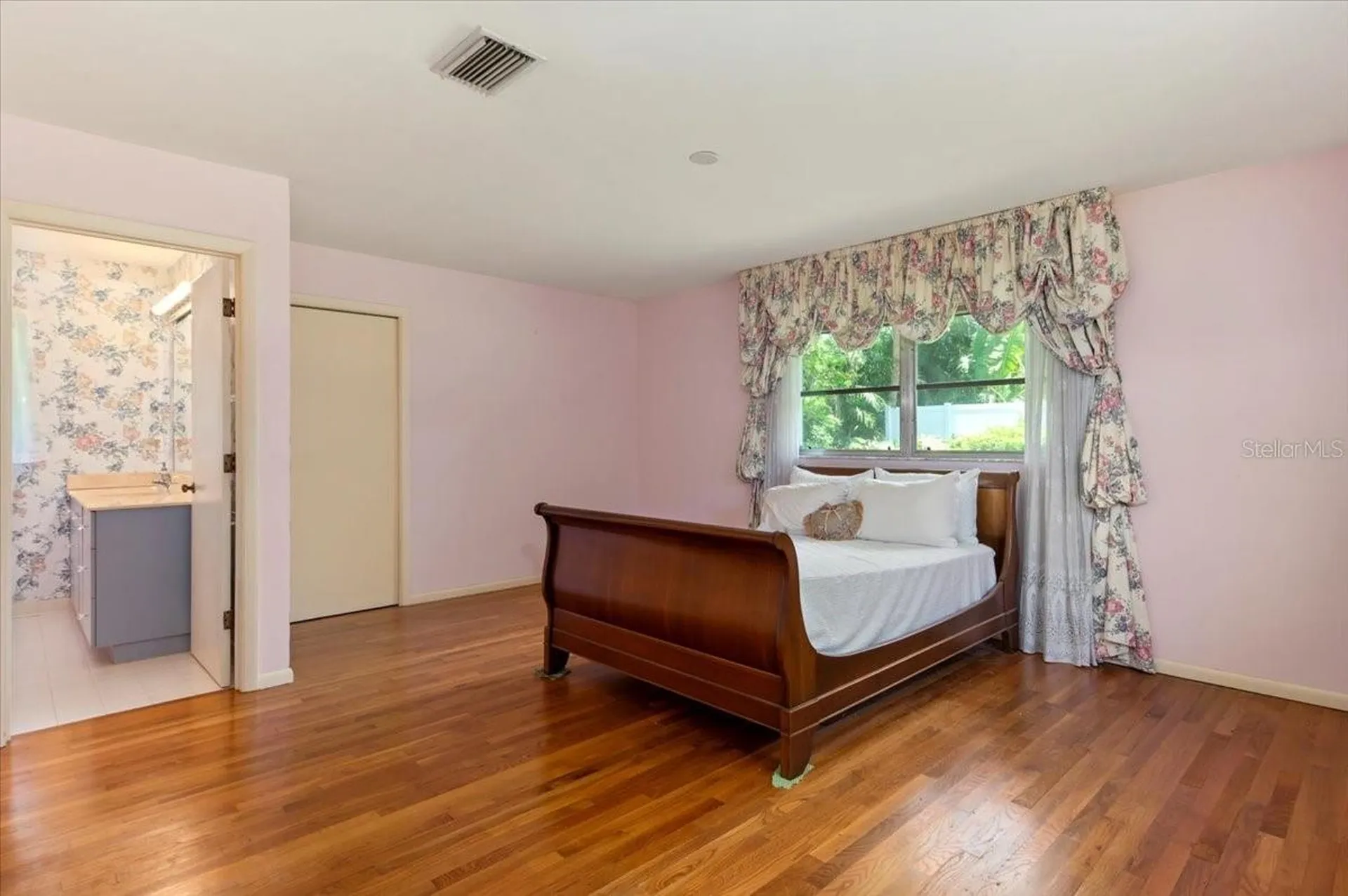 1541 Flower Drive Sarasota FL 34239