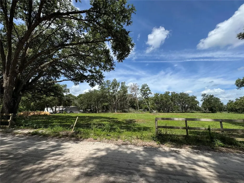 6845 Lumberton Road Zephyrhills FL 33540