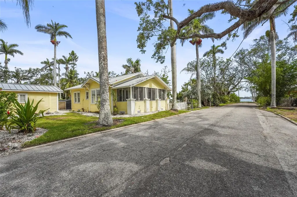 403 29th Street NW Bradenton FL 34205