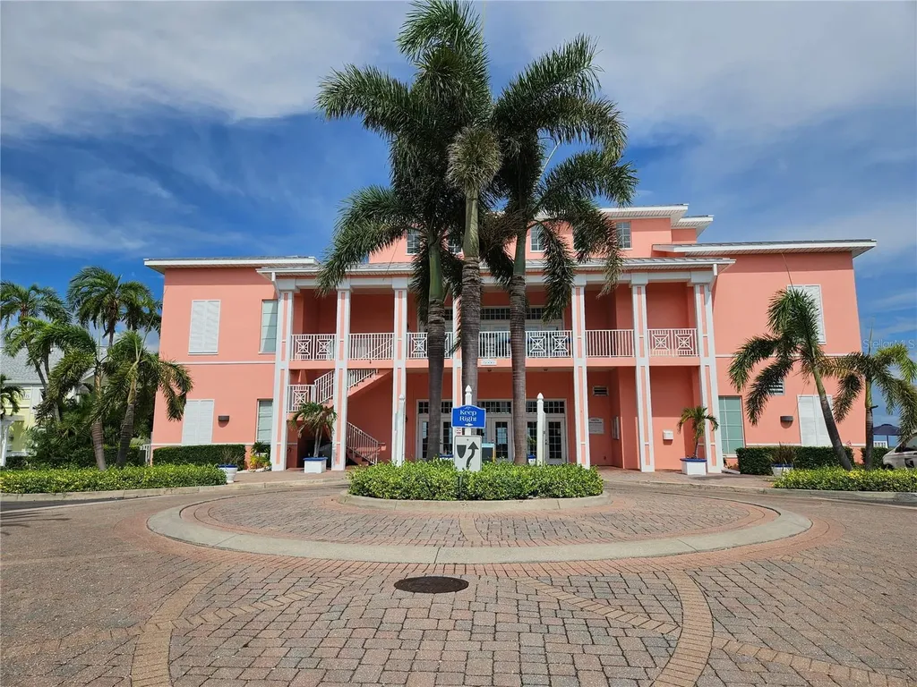 4985 Cobia Drive SE St Petersburg FL 33705