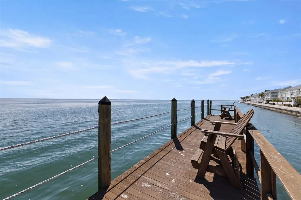 4985 Cobia Drive SE St Petersburg FL 33705