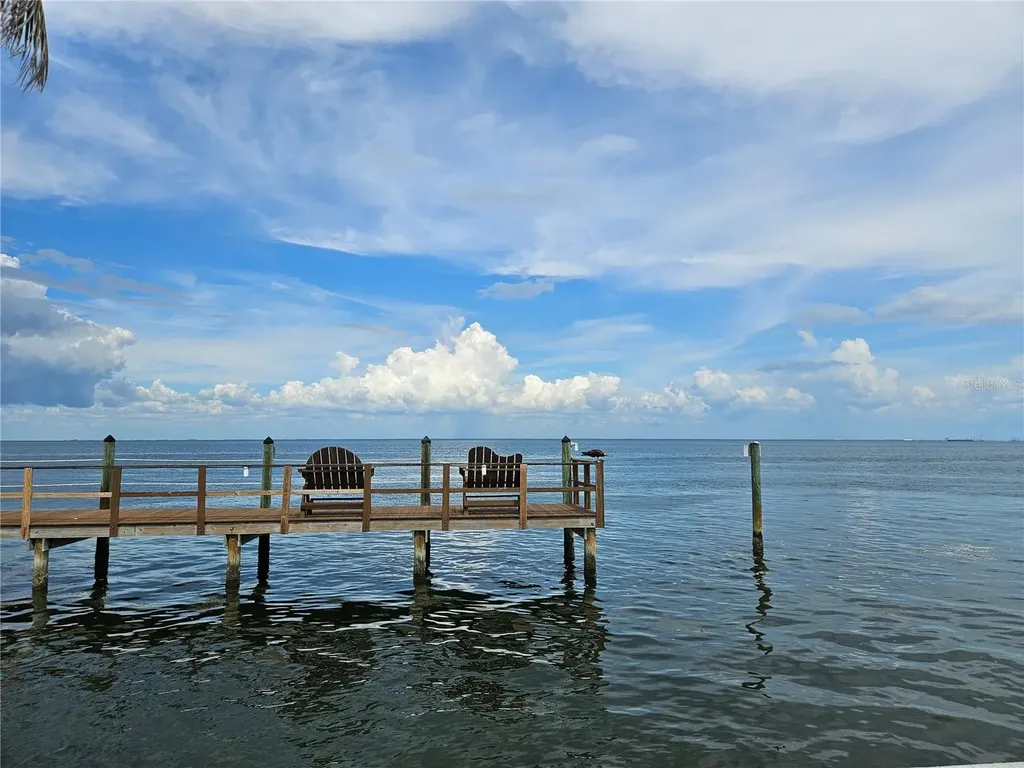 4985 Cobia Drive SE St Petersburg FL 33705