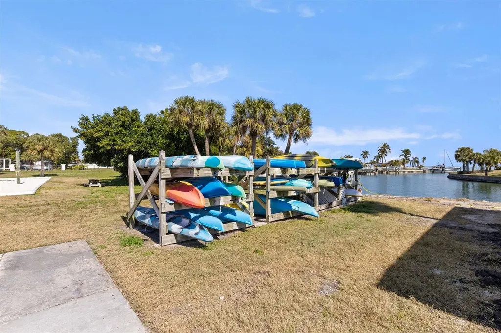 4985 Cobia Drive SE St Petersburg FL 33705