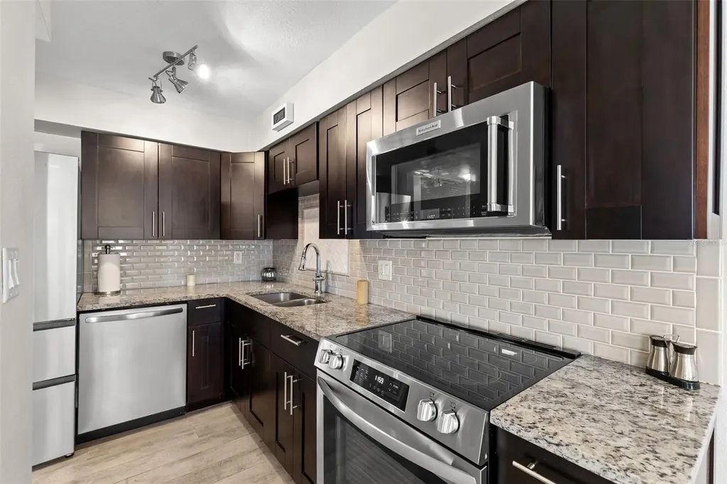 4985 Cobia Drive SE St Petersburg FL 33705
