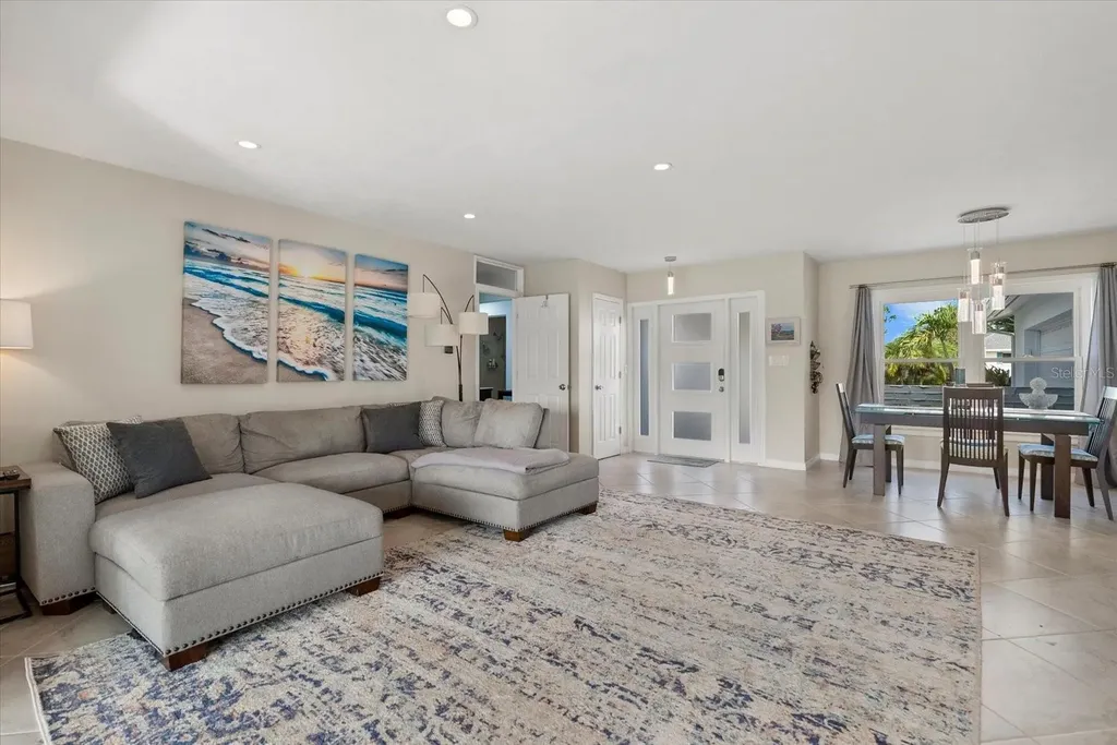 538 Magellan Drive Sarasota FL 34243