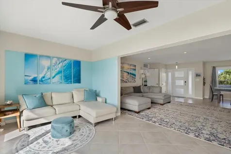 538 Magellan Drive Sarasota FL 34243