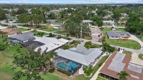 538 Magellan Drive Sarasota FL 34243