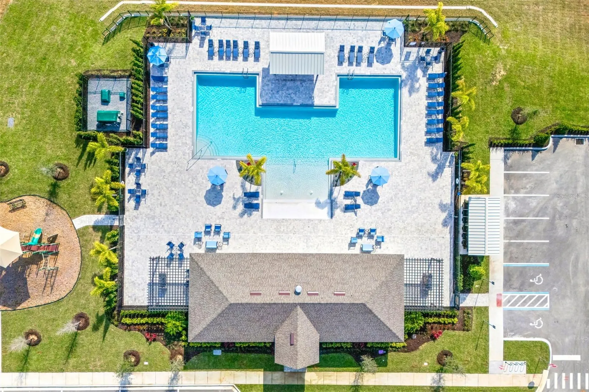 823 Emerald Grove Drive Apopka FL 32703