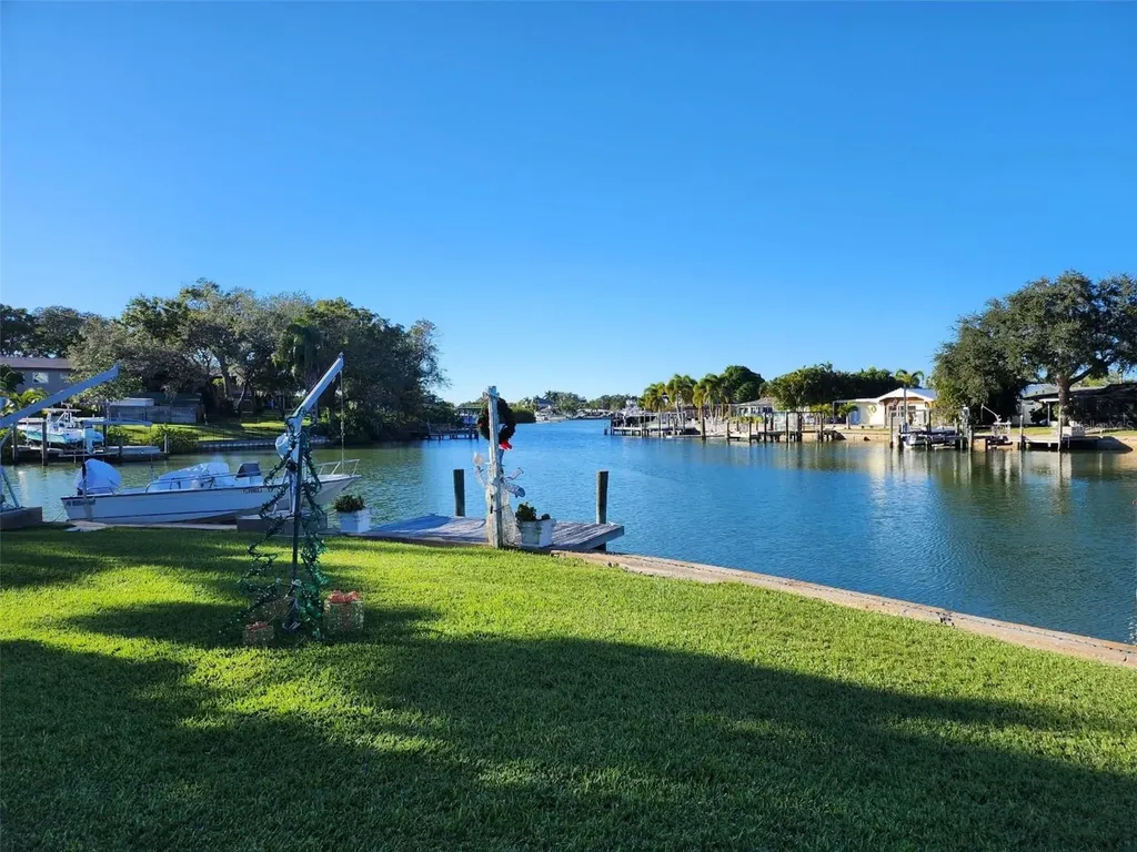 3995 South Circle Largo FL 33774