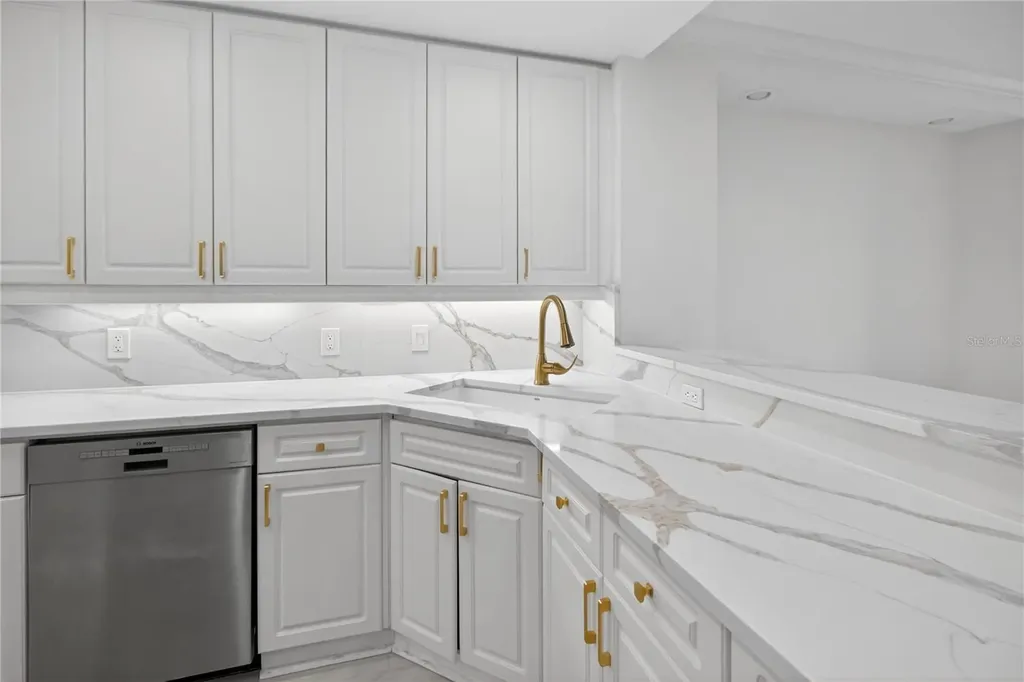5430 Eagles Point Circle Sarasota FL 34231