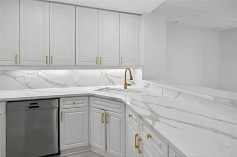 5430 Eagles Point Circle Sarasota FL 34231