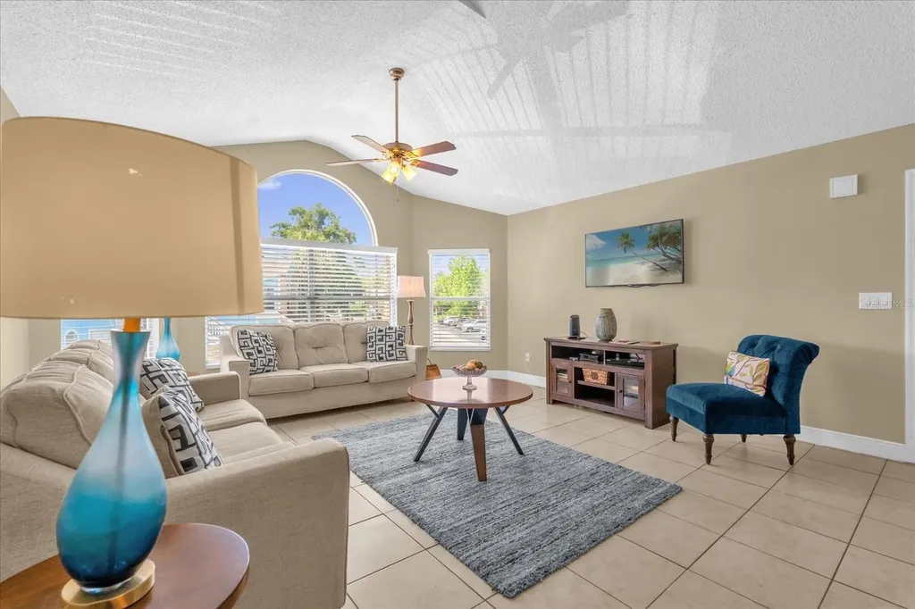 2737 N Poinciana Boulevard Kissimmee FL 34746
