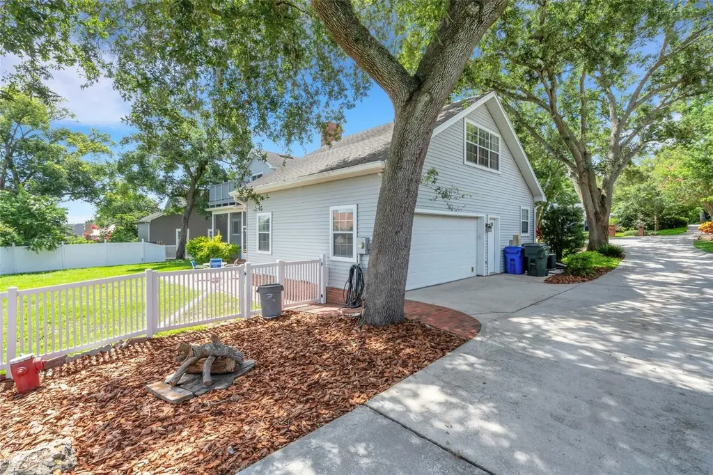 1018 E Highland Drive Lakeland FL 33813