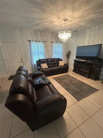 810 Cardinal Way Kissimmee FL 34759
