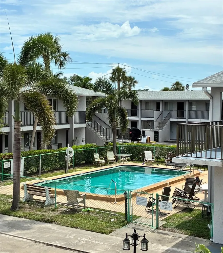3101 Bee Ridge Road Sarasota FL 34239