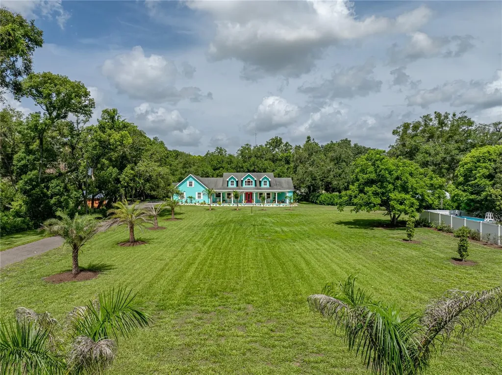 7427 20th Street Zephyrhills FL 33540