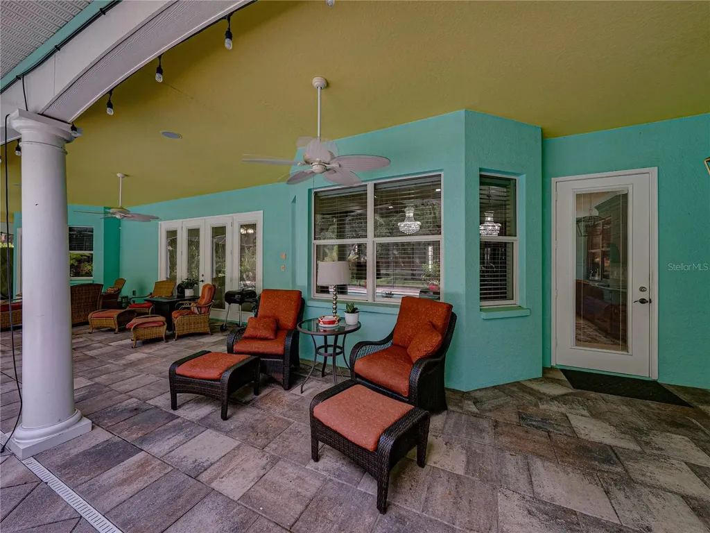 7427 20th Street Zephyrhills FL 33540