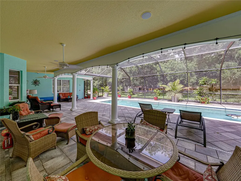 7427 20th Street Zephyrhills FL 33540